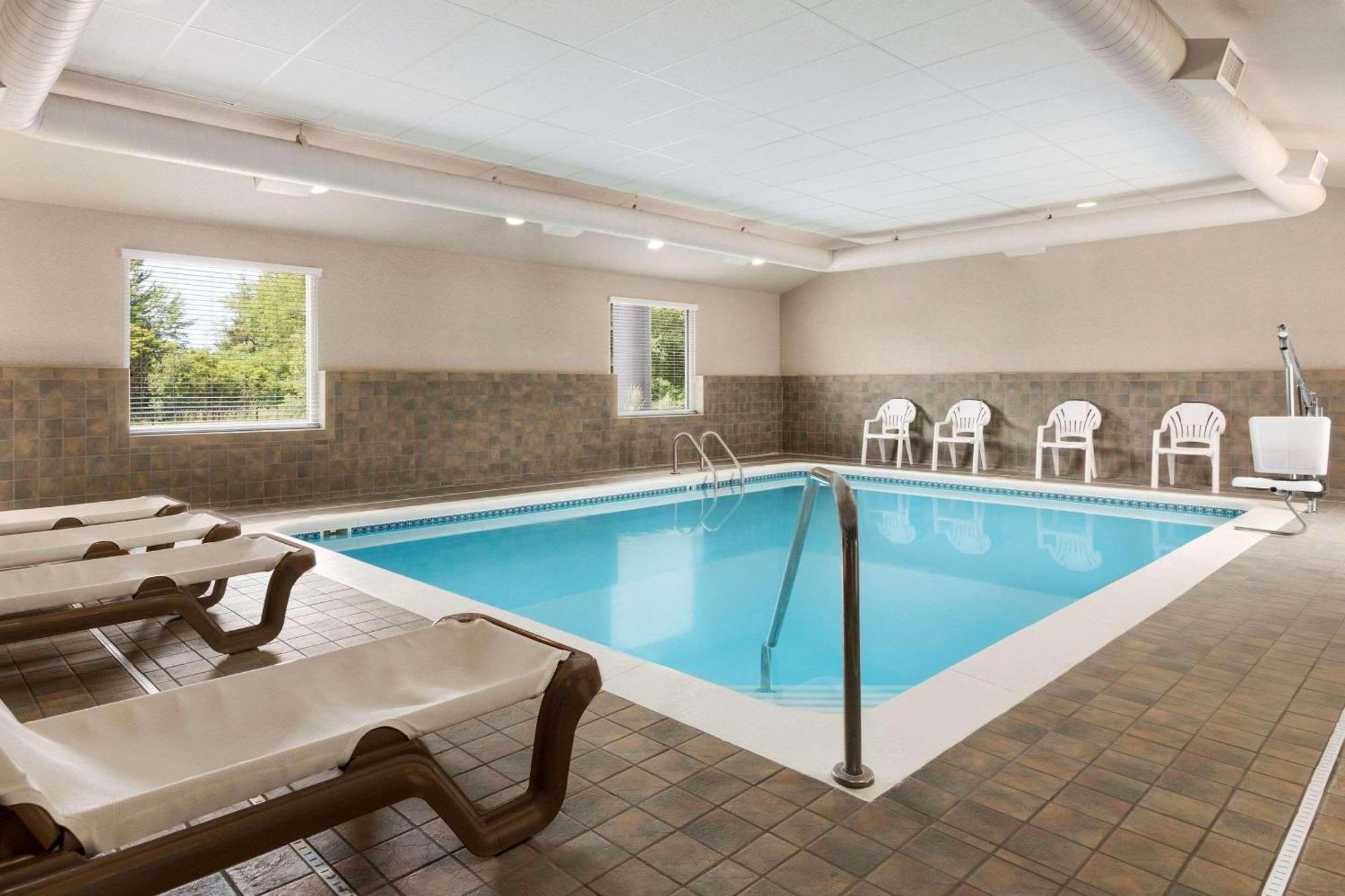 Country Inn & Suites By Radisson, Holland, Mi Buitenkant foto